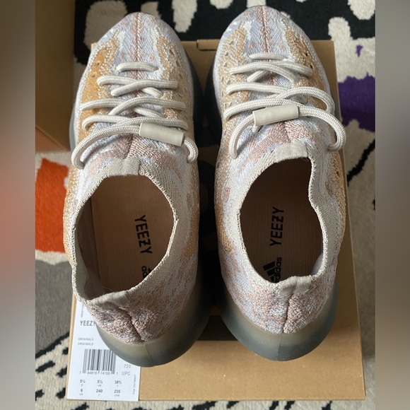 Yeezy 380 Boost PEPPER - Picture 3 of 5